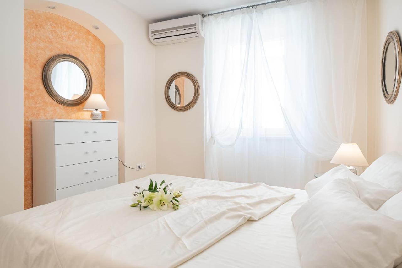 Nadiona Suites Red & Cream Corfu  Exteriör bild