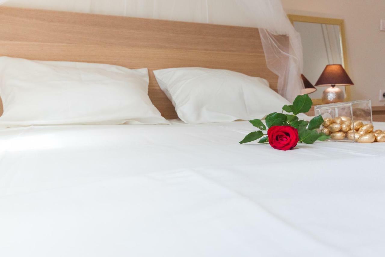 Nadiona Suites Red & Cream Corfu  Exteriör bild